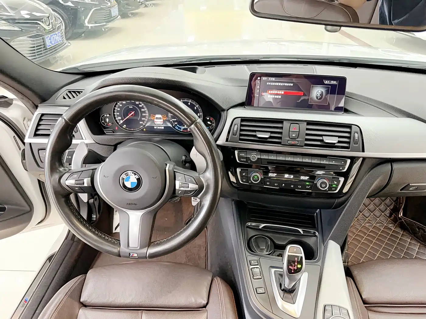 BMW 3 Series 2018 330i M Sport Black Night Edition фото 8