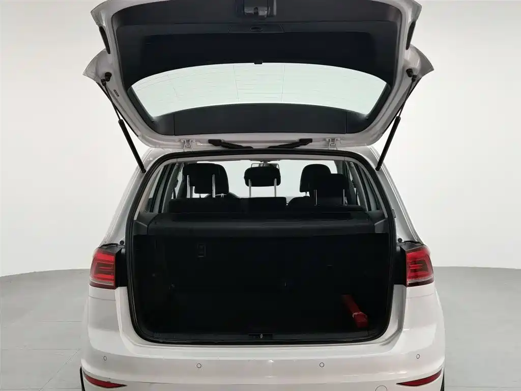 Volkswagen Golf Sportsvan 2016 1.6L Automatic Comfort фото 16