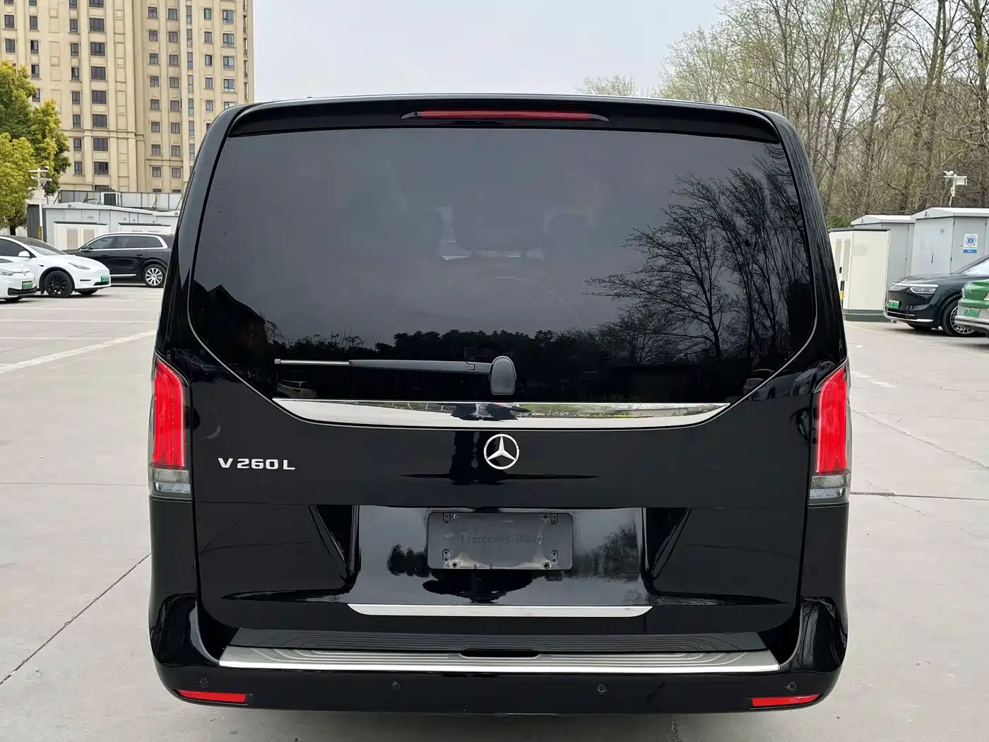 Mercedes-Benz V-Class 2018 V 260 L Premium Long Wheelbase Edition China VI фото 17