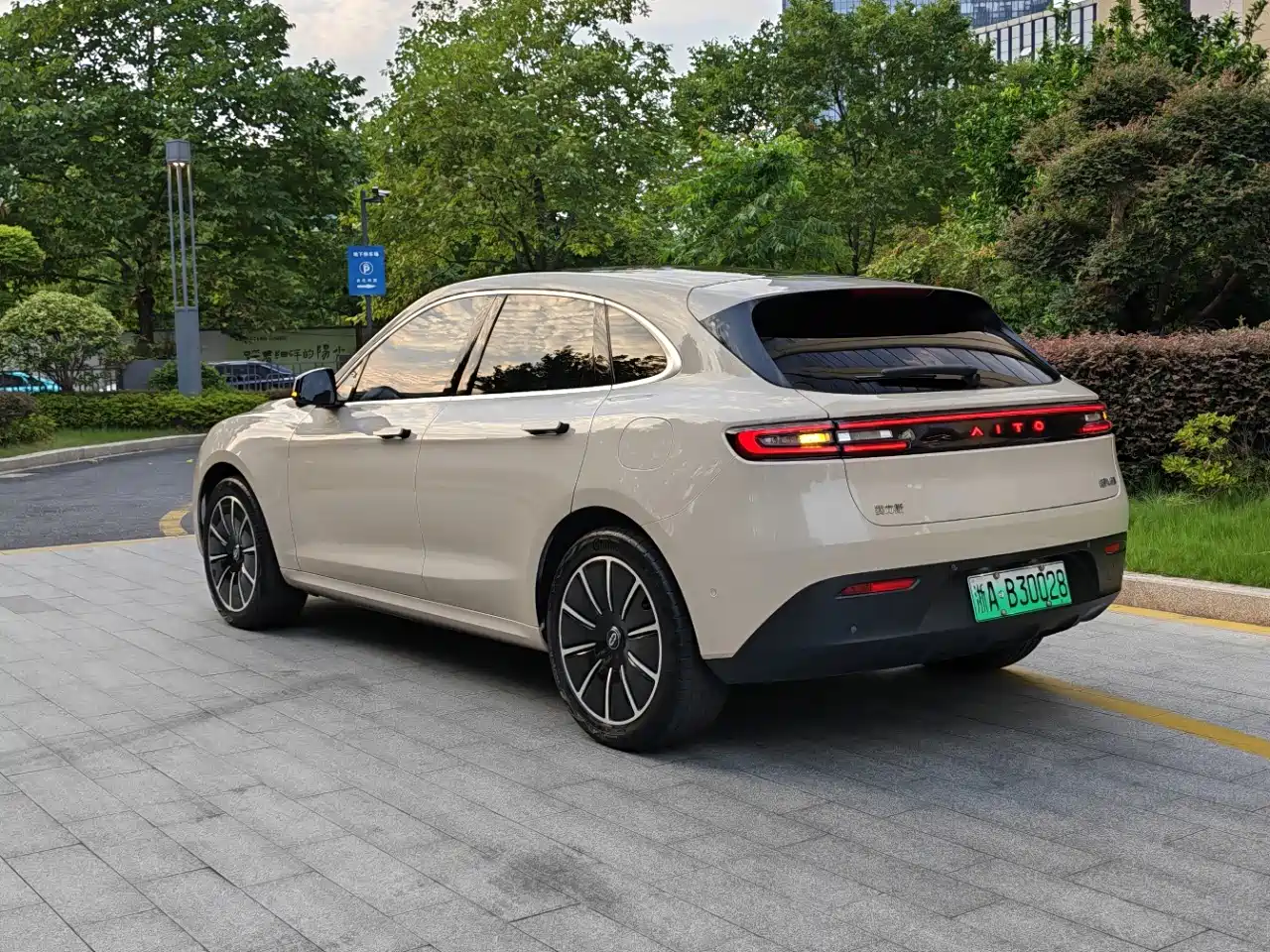 Aito AITO M5 2022 2022 Model Pure Electric AWD Performance Edition