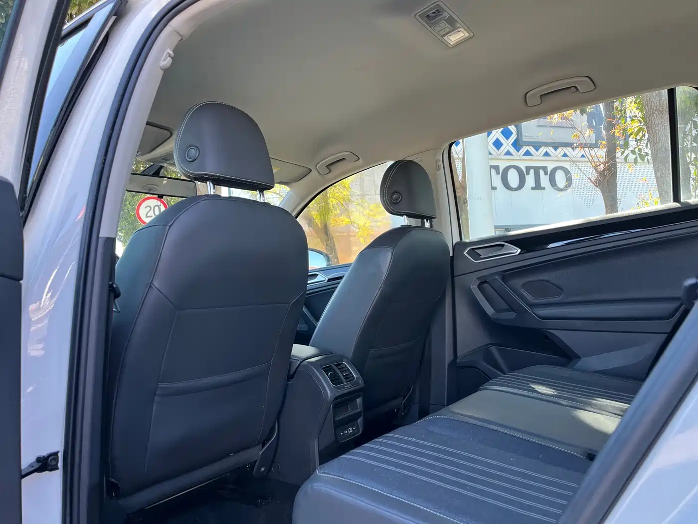 Volkswagen Tiguan L 2022 330TSI Automatic 2WD Comfort Edition фото 10