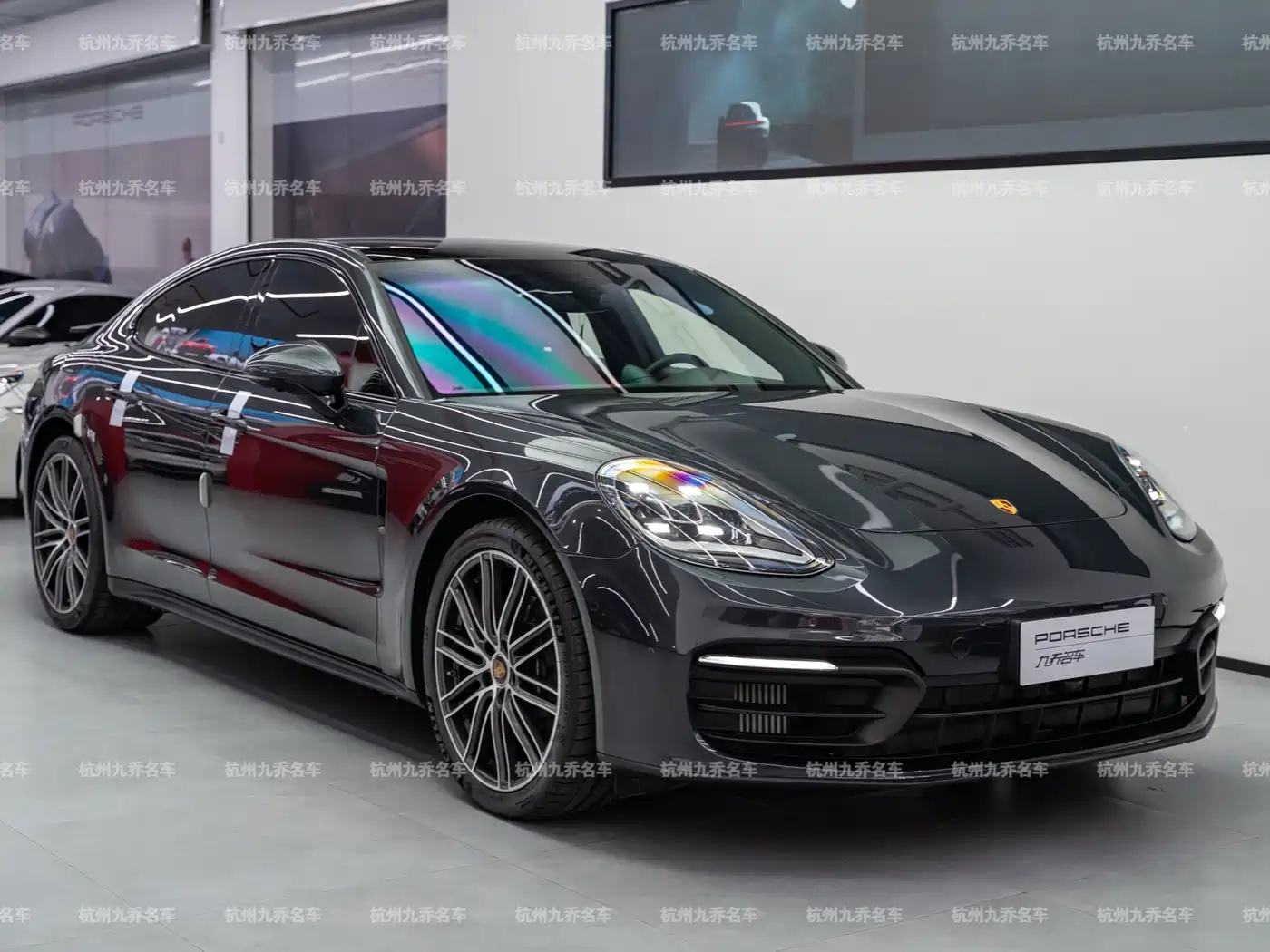 Porsche Panamera 2023 Facelift Panamera 2.9T Platinum Edition фото 3