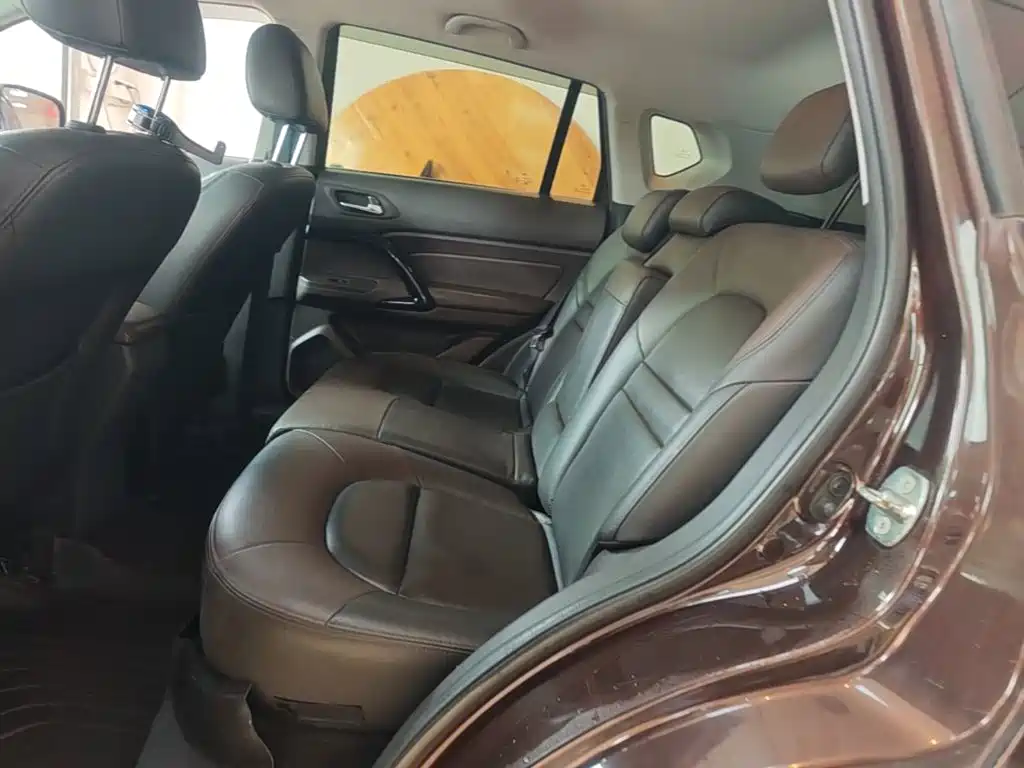 GAC Trumpchi GS4 2015 2015 200T G-DCT Luxury Edition