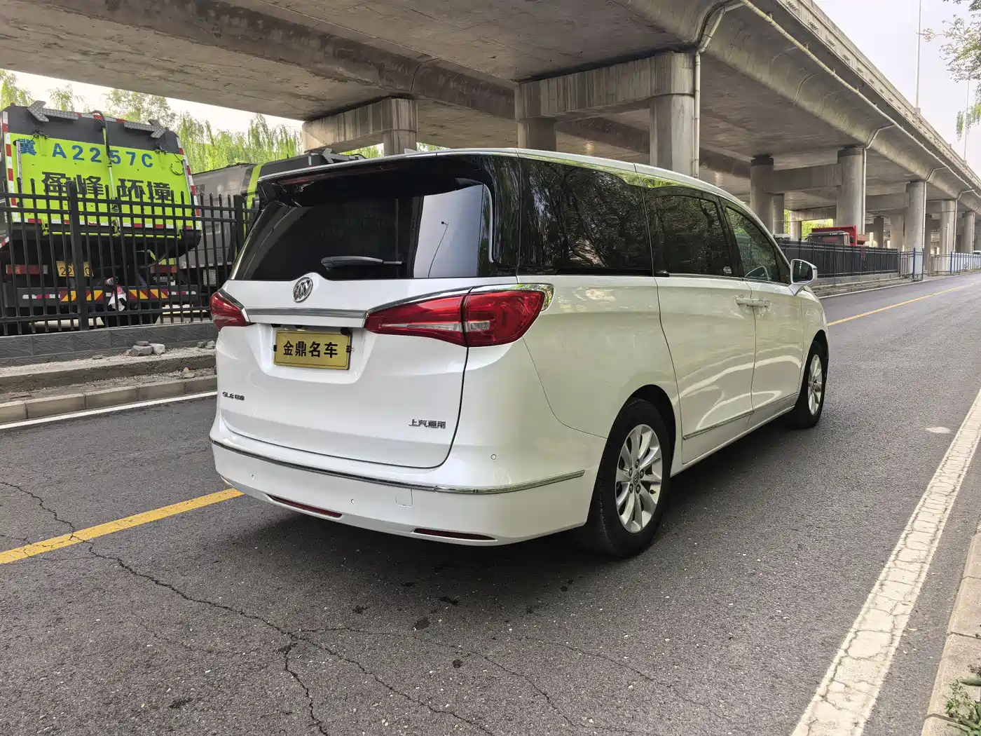 Buick GL8 2018 ES 28T Comfort Type China VI фото 5