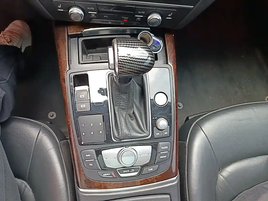 Audi A6L 2014 30 FSI Luxury фото 14