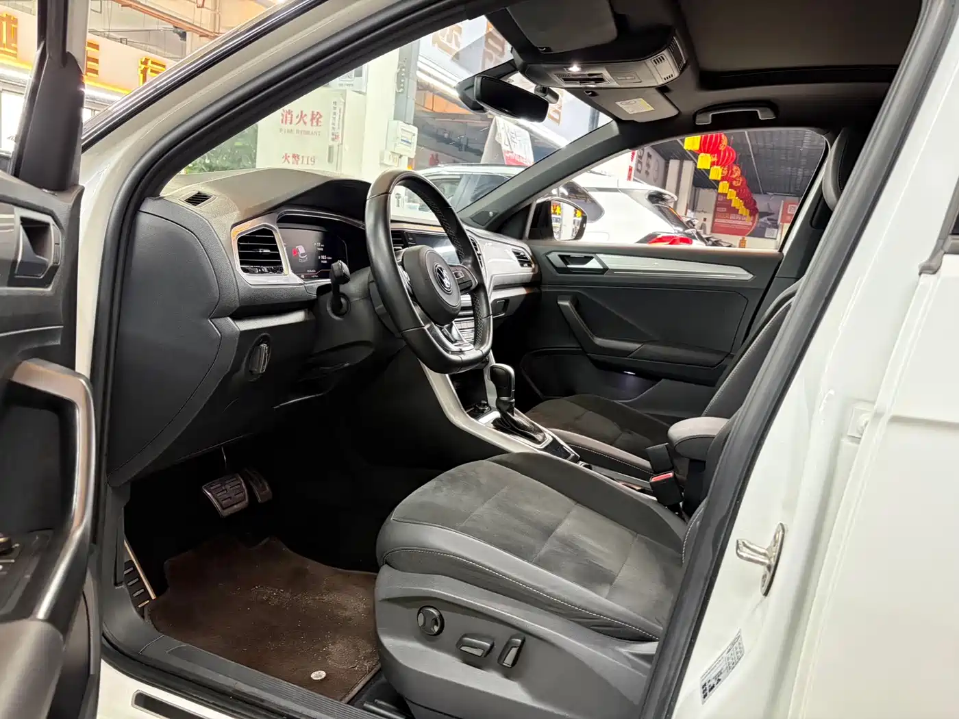 Volkswagen T-ROC 2022 280TSI DSG 2WD R-Line Pro PLUS фото 4