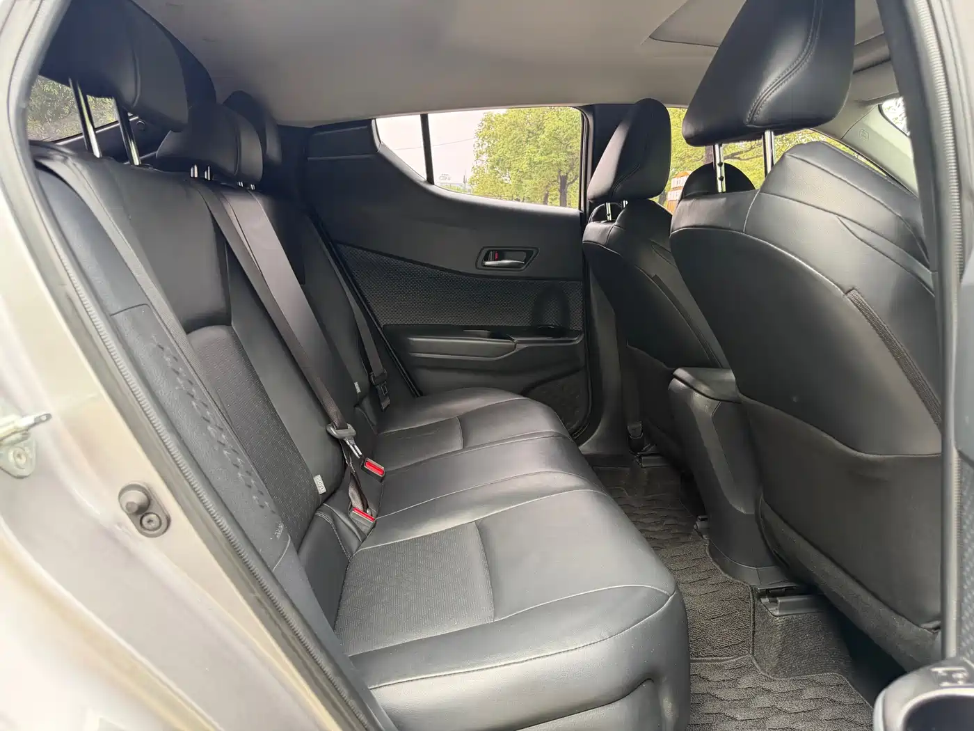 Toyota IZOA 2021 2.0L Yichi Edition фото 12