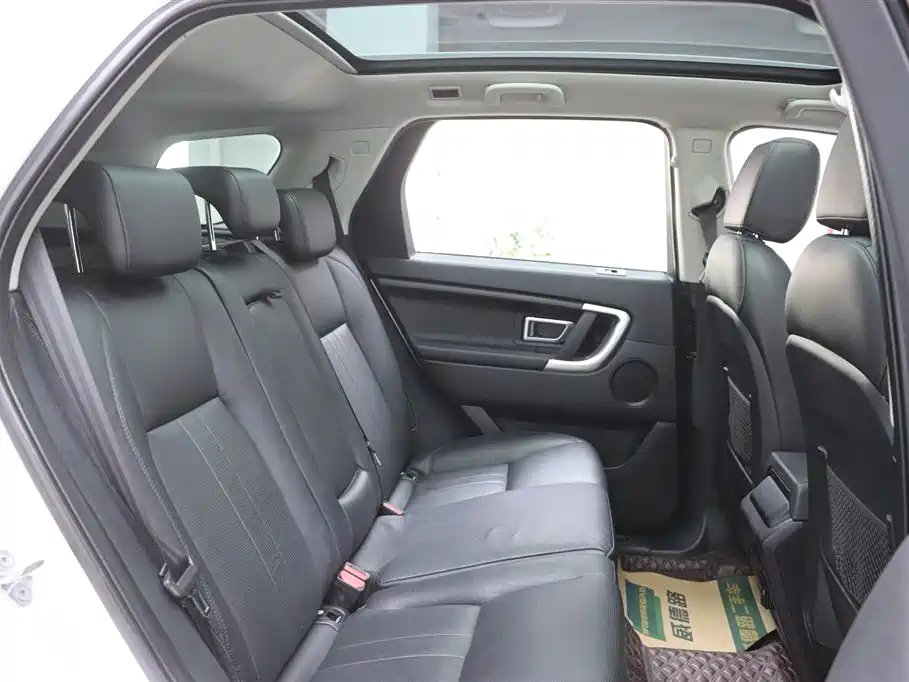 Land Rover Discovery Sport 2019 240PS SE Edition China VI фото 17