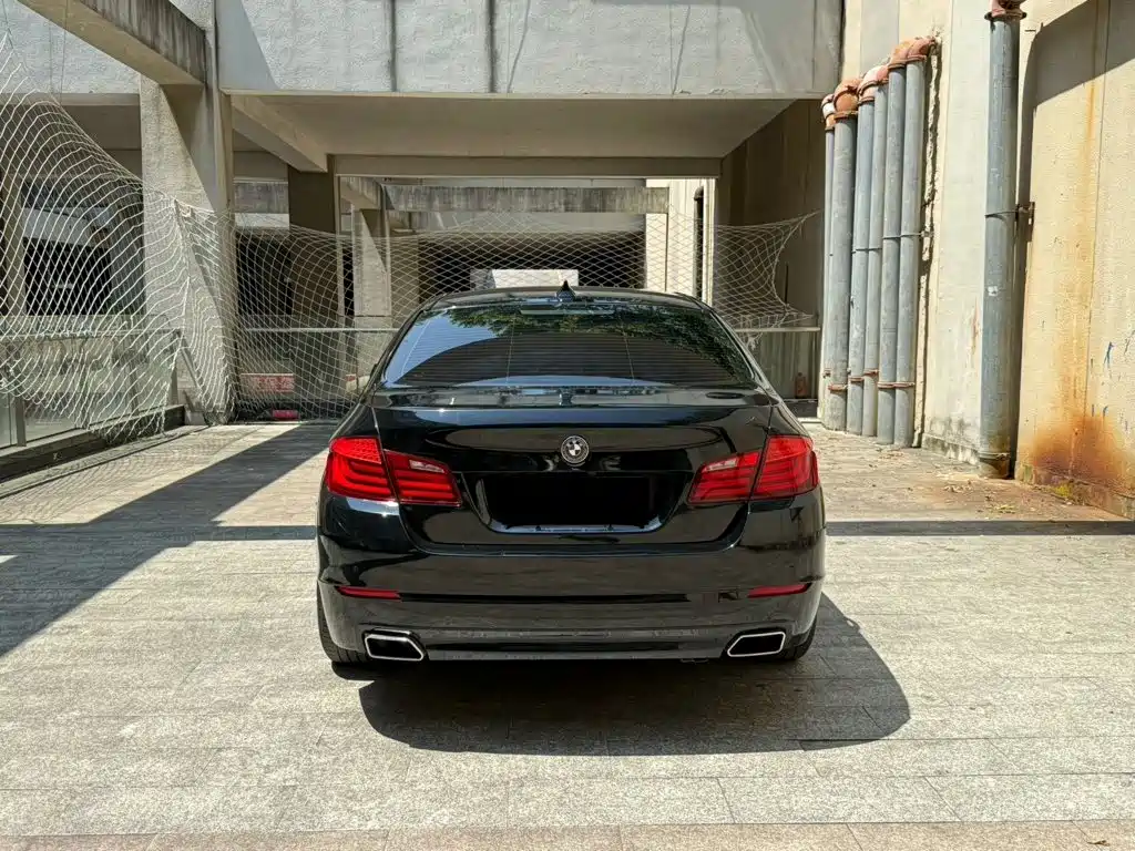 Фото 3 - BMW 5 Series