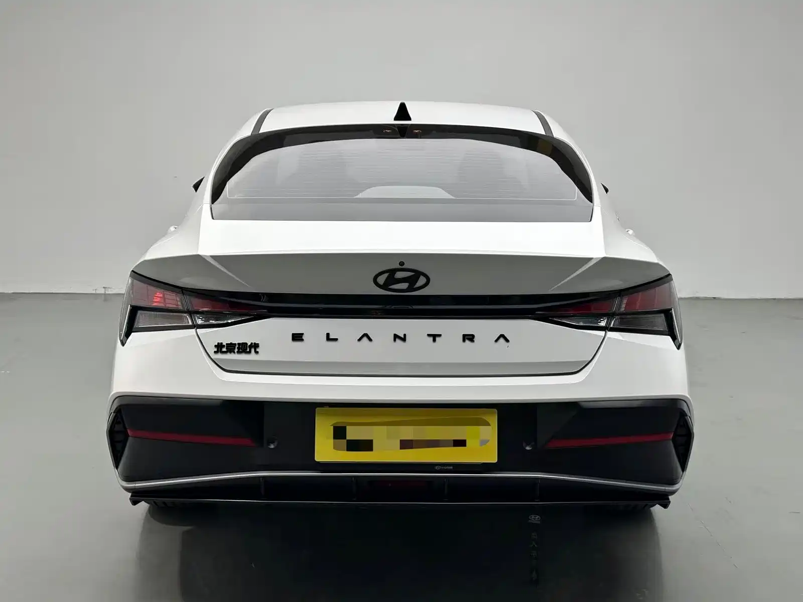 Photo 8 - Hyundai Elantra