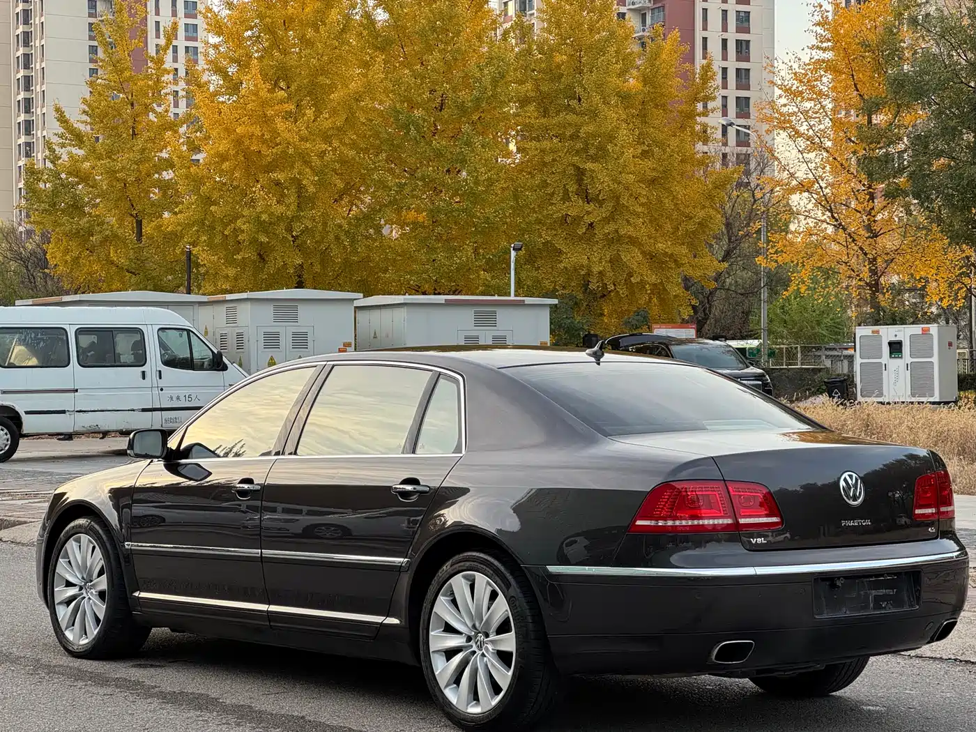 Volkswagen Phaeton 2013 4.2L Poltrona Frau Edition фото 11