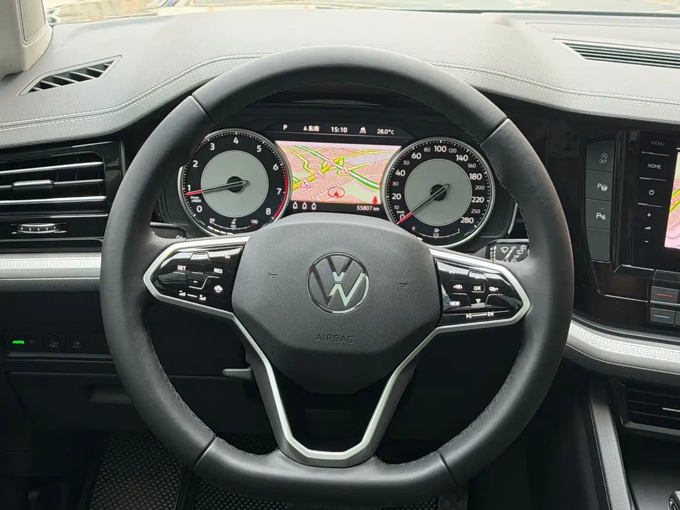 VOLKSWAGEN TOUAREG