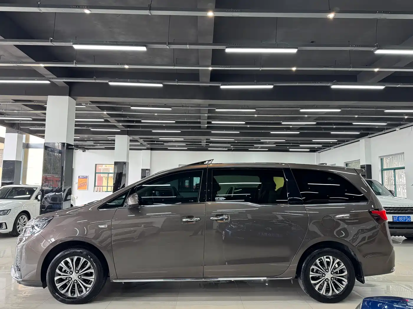 Buick GL8 2023 Facelift Land Business Class Luxury фото 4