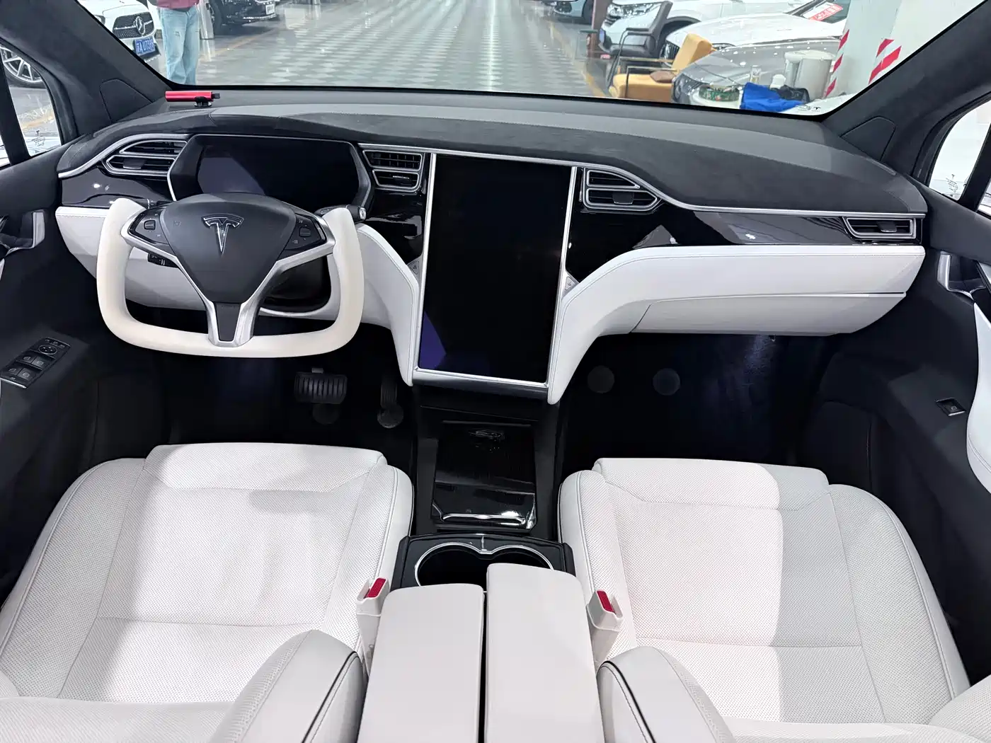 TESLA MODEL X
