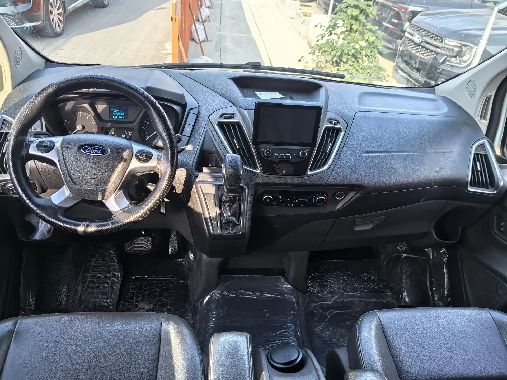 Photo 8 - Ford Tourneo