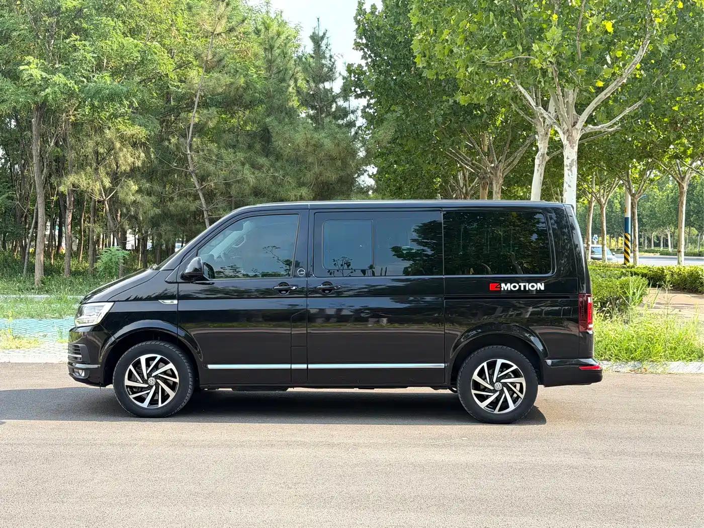 Volkswagen Multivan 2019 2018 2.0TSI 4WD Explorer Edition 7-Seater