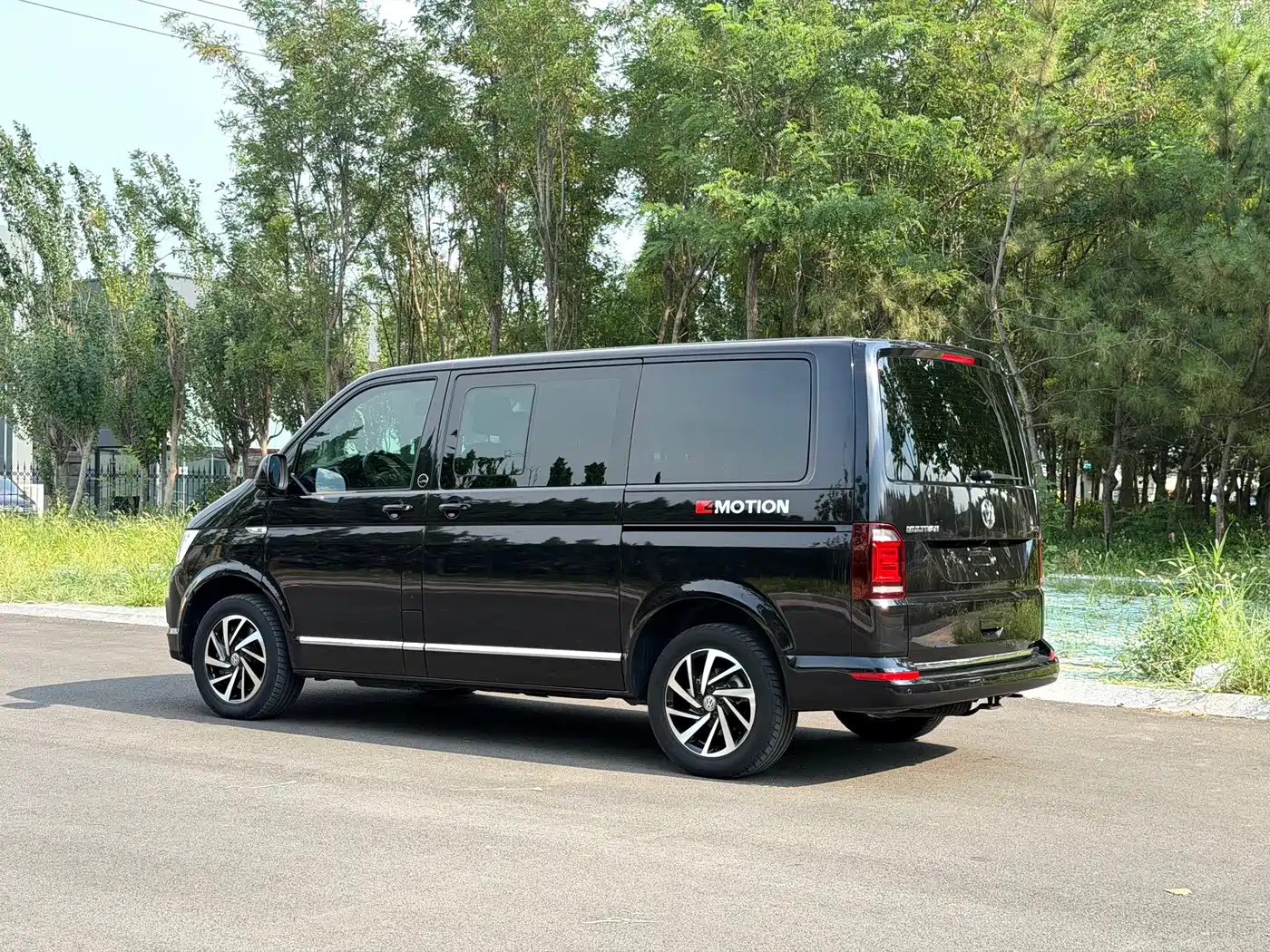Volkswagen Multivan 2019 2018 2.0TSI 4WD Explorer Edition 7-Seater