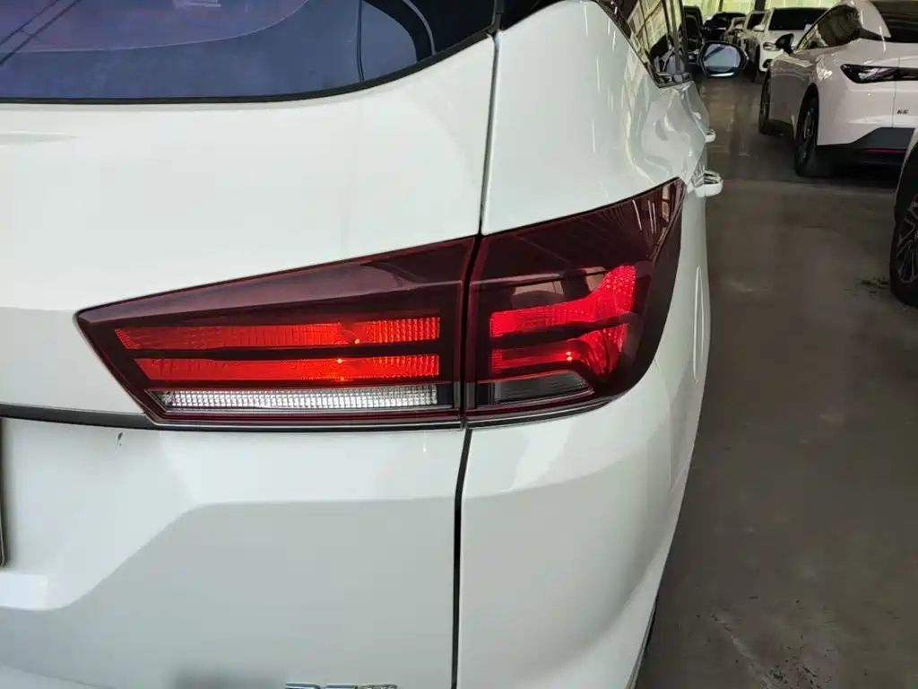 Photo 8 - Baojun 360
