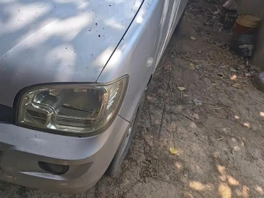 Wuling Motors Wuling Zhiguang 2017 2015 1.2L Standard LSI