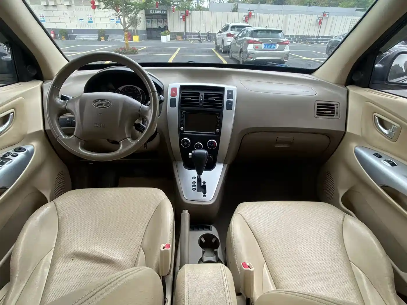Hyundai Tucson 2013 2.0L Automatic 2WD Comfort фото 16