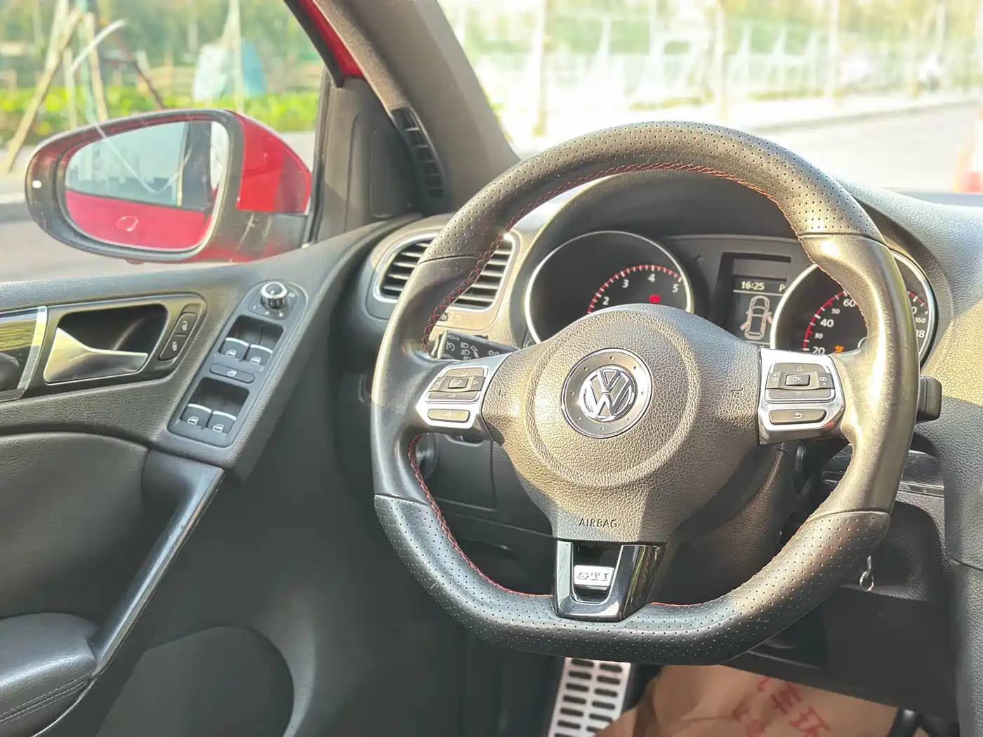 Volkswagen Golf GTI 2012 2.0TSI GTI фото 18