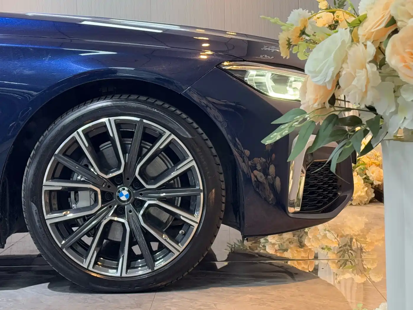 BMW 7 Series 2019 Facelift 740Li Leading M Sport Package фото 18