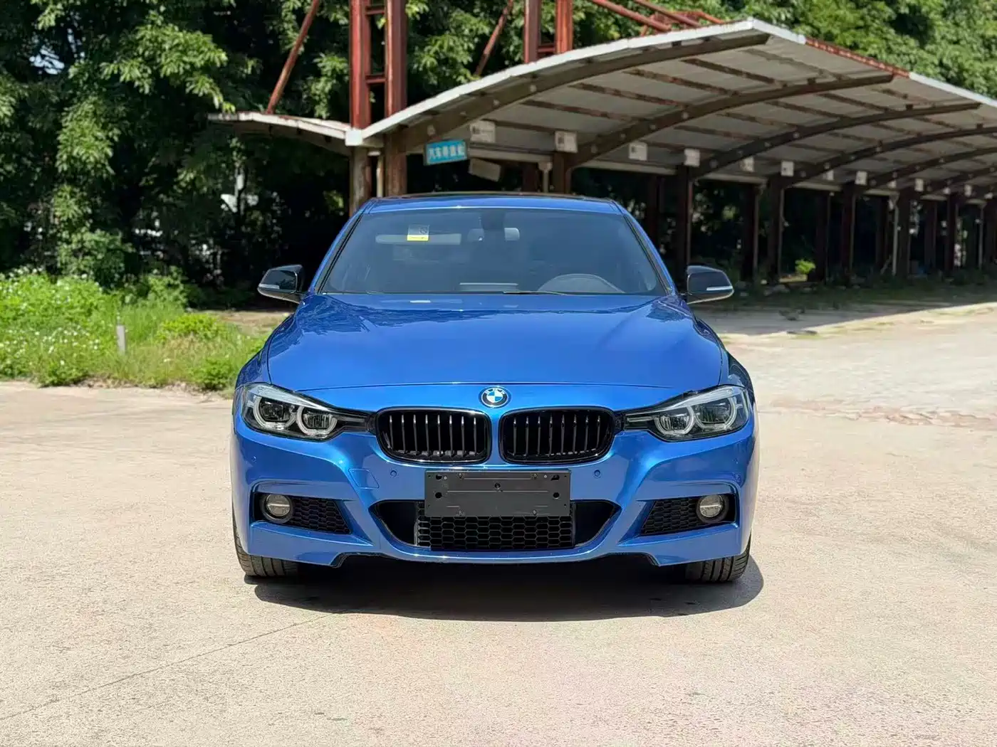 BMW 3 Series 2018 320i M Sport Black Night Edition фото 2