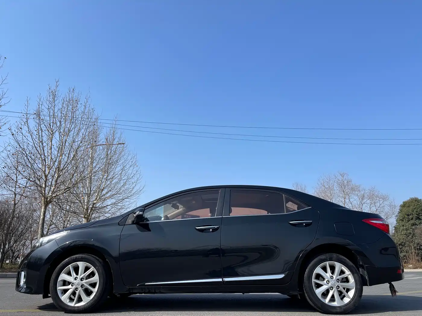 Toyota Corolla 2017 Model 1.2T CVT GL-i Leather Edition фото 4