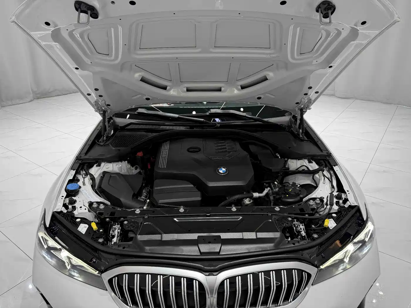BMW 3 Series 2023 320Li M Sport Package фото 13