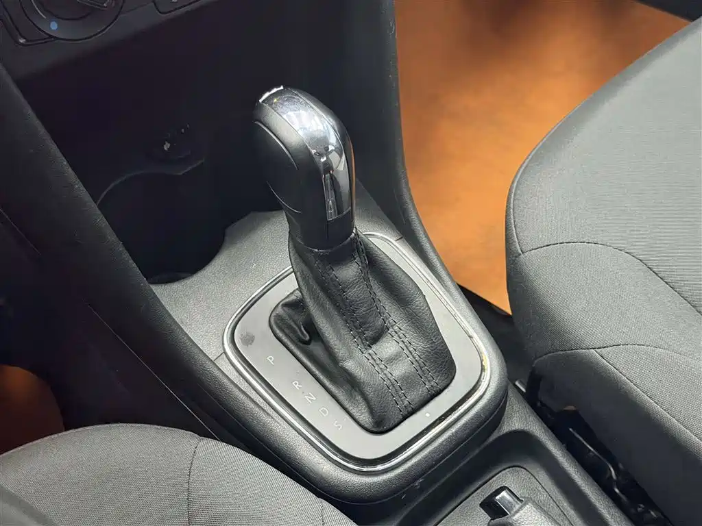 Volkswagen Polo 2018 1.5L Auto Safe Drive фото 25