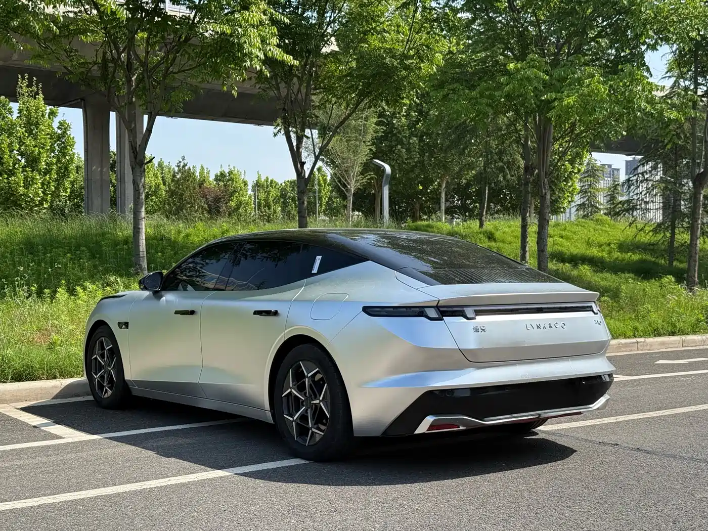 Lynk & Co Z10 2025 95kWh 766km RWD Max фото 7