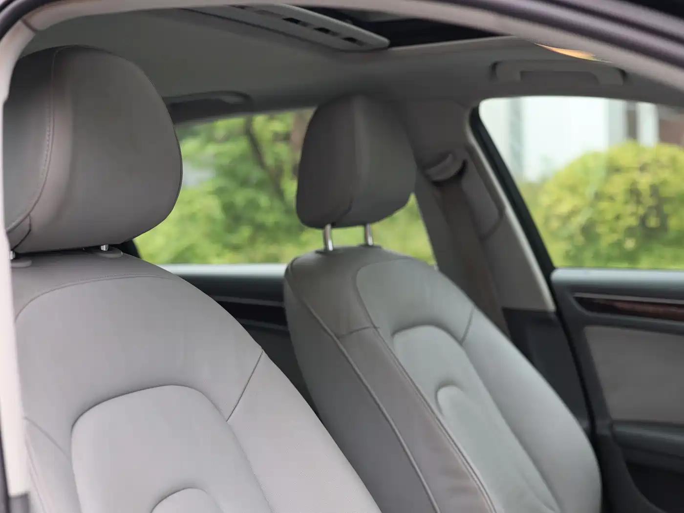 Фото 26 - Audi A4L