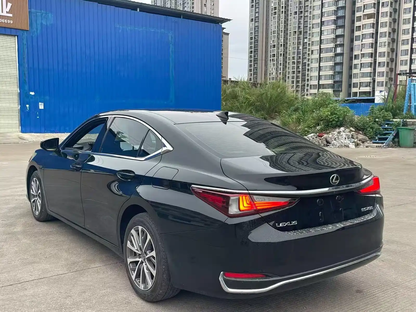 Фото 6 - Lexus ES