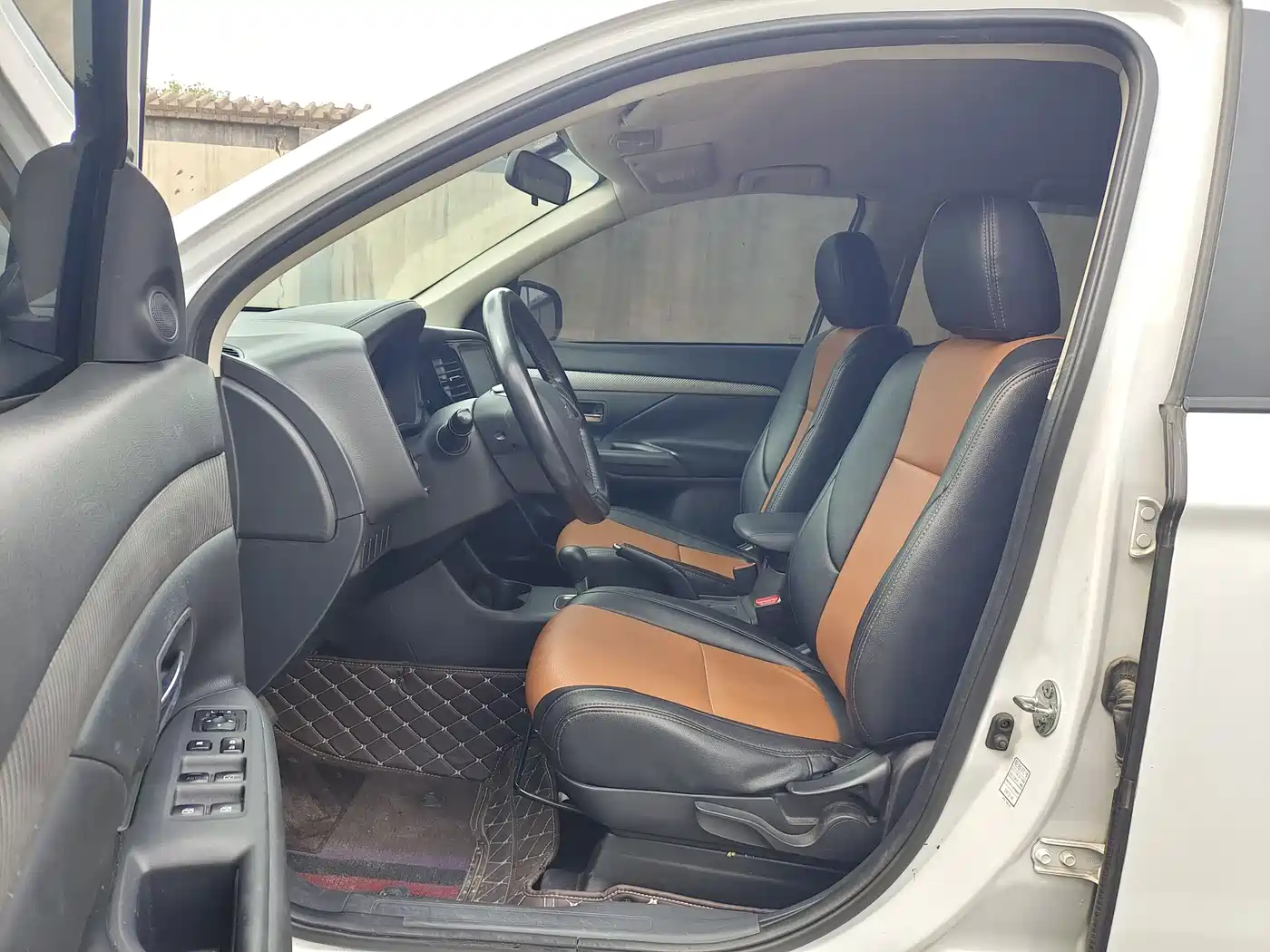Mitsubishi Outlander 2017 2.0L 2WD Glory 5-seater фото 4