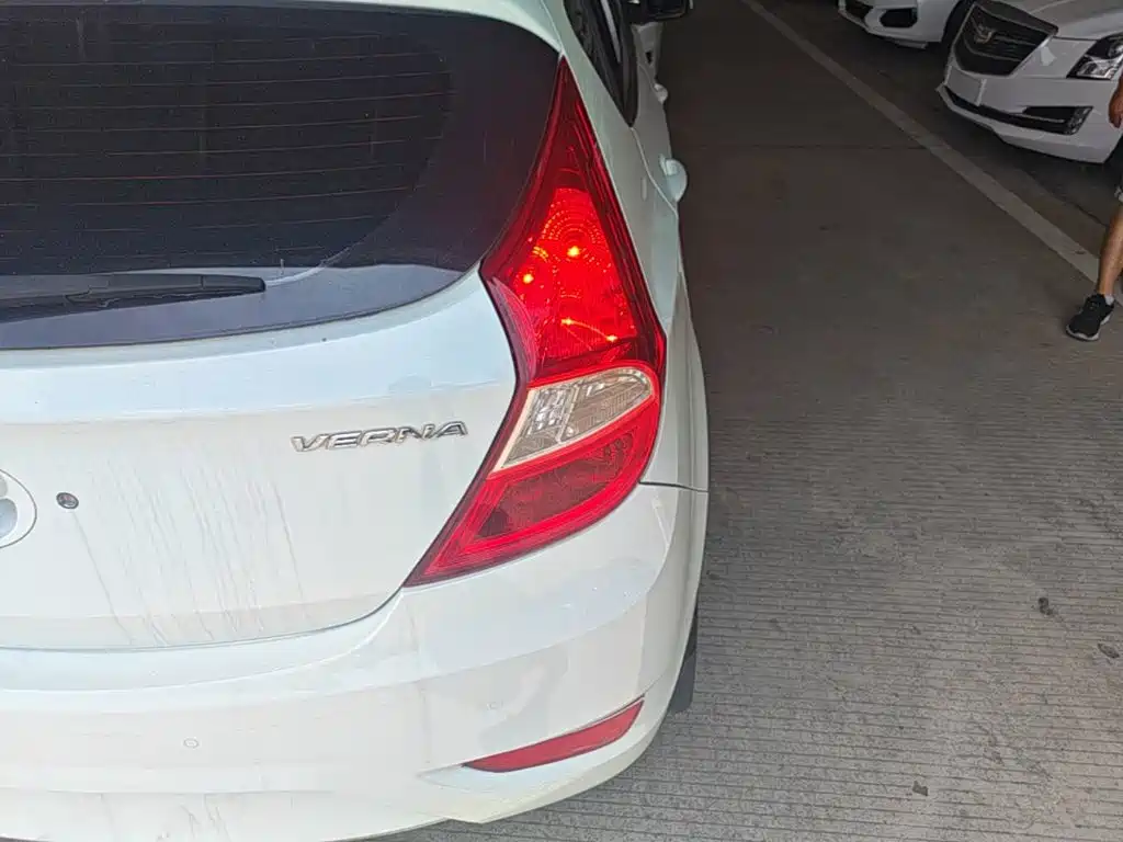 Hyundai Reina 2014 2014 Model 1.4L Automatic GLX