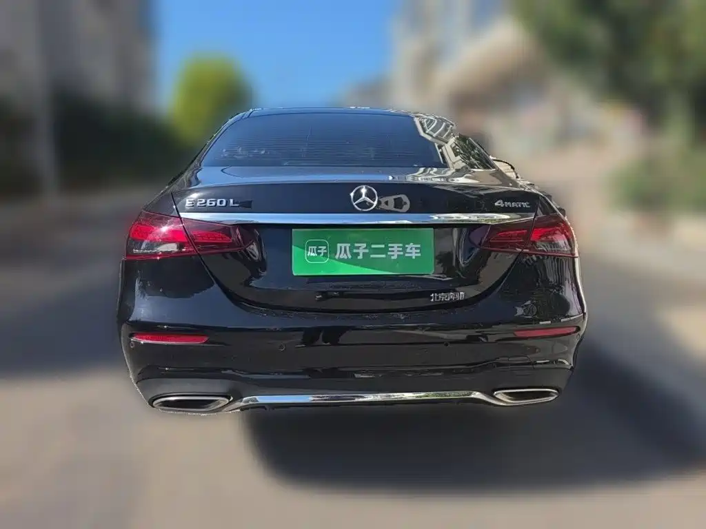Фото 3 - Mercedes-Benz E-Class
