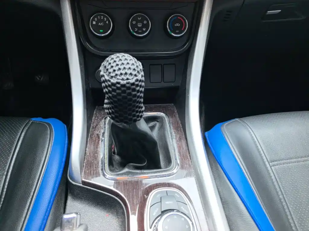 BAIC Huansu S3 2016 2016 S3L 1.5L Manual Premium