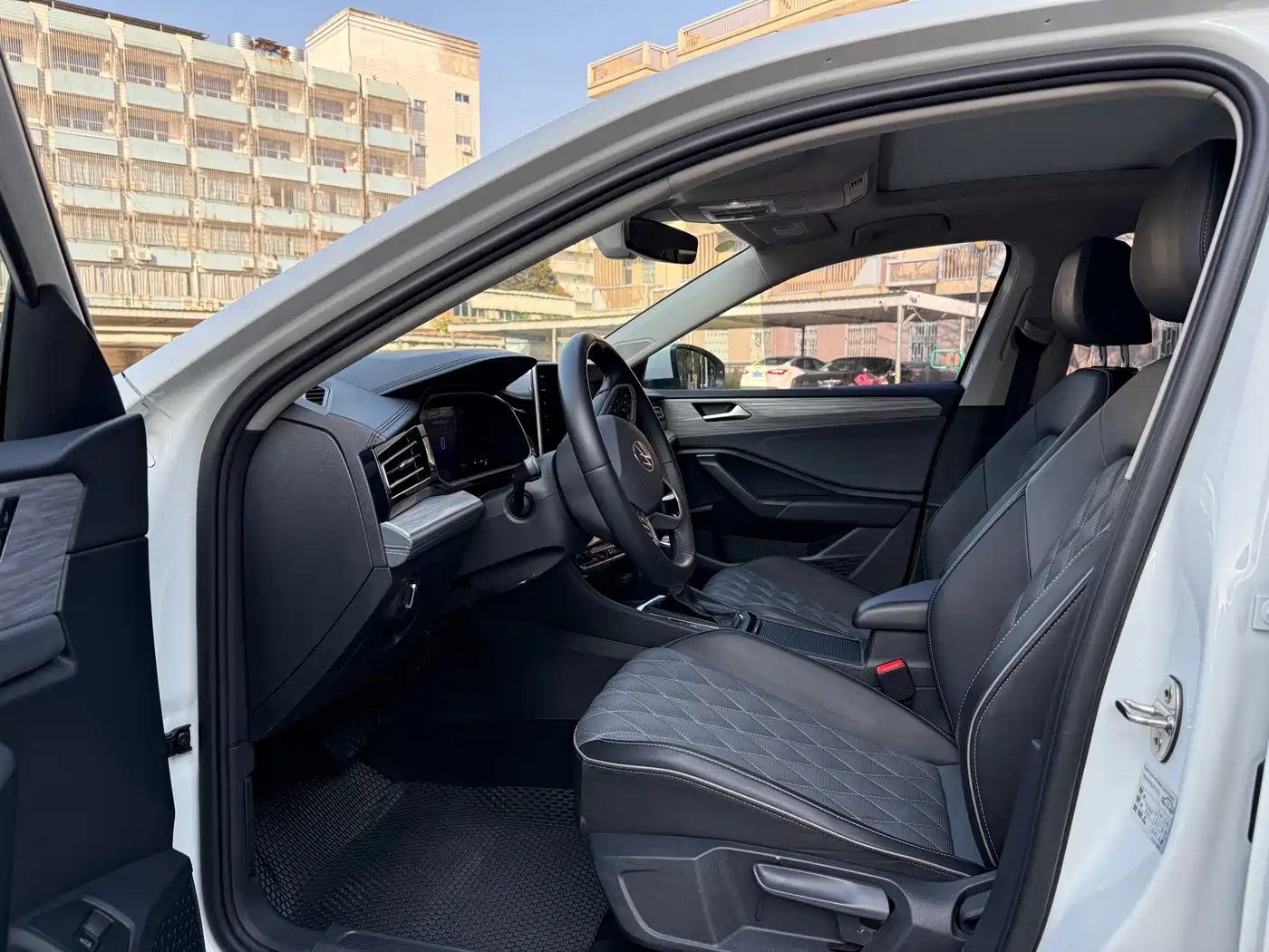 Volkswagen Sagitar 2023 Model Year 200TSI DSG Surpass Edition фото 6