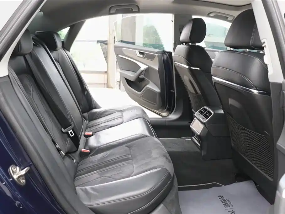 Audi A7L 2024 45TFSI S-line Dream Edition Crystal Package фото 25