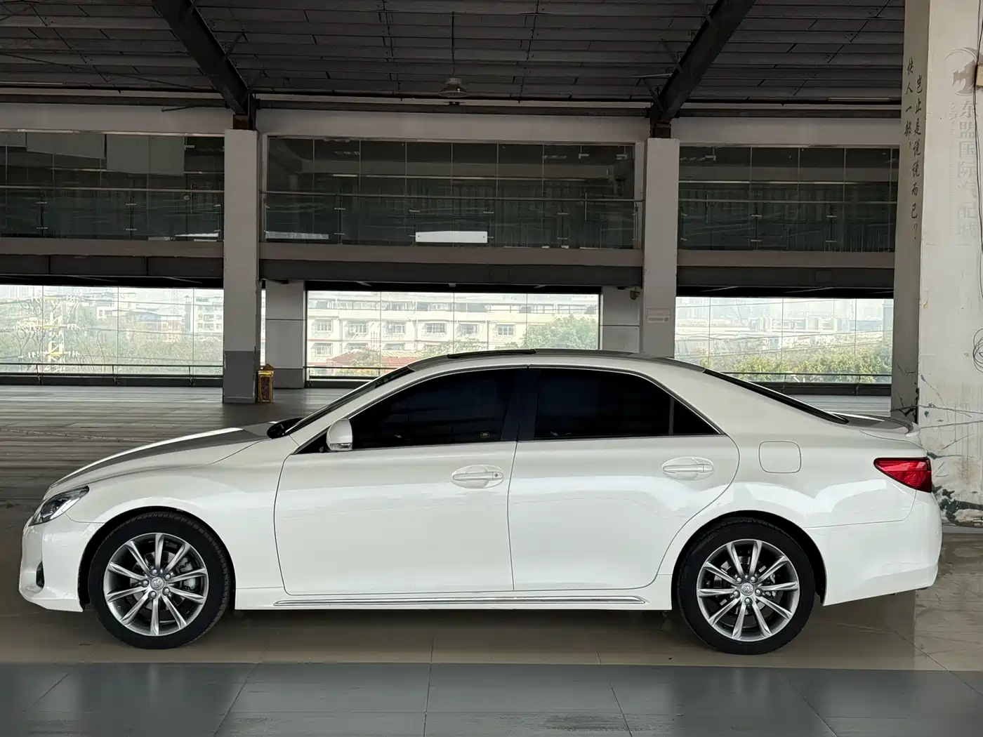 Toyota Reiz 2013 2.5V Premium Edition фото 3