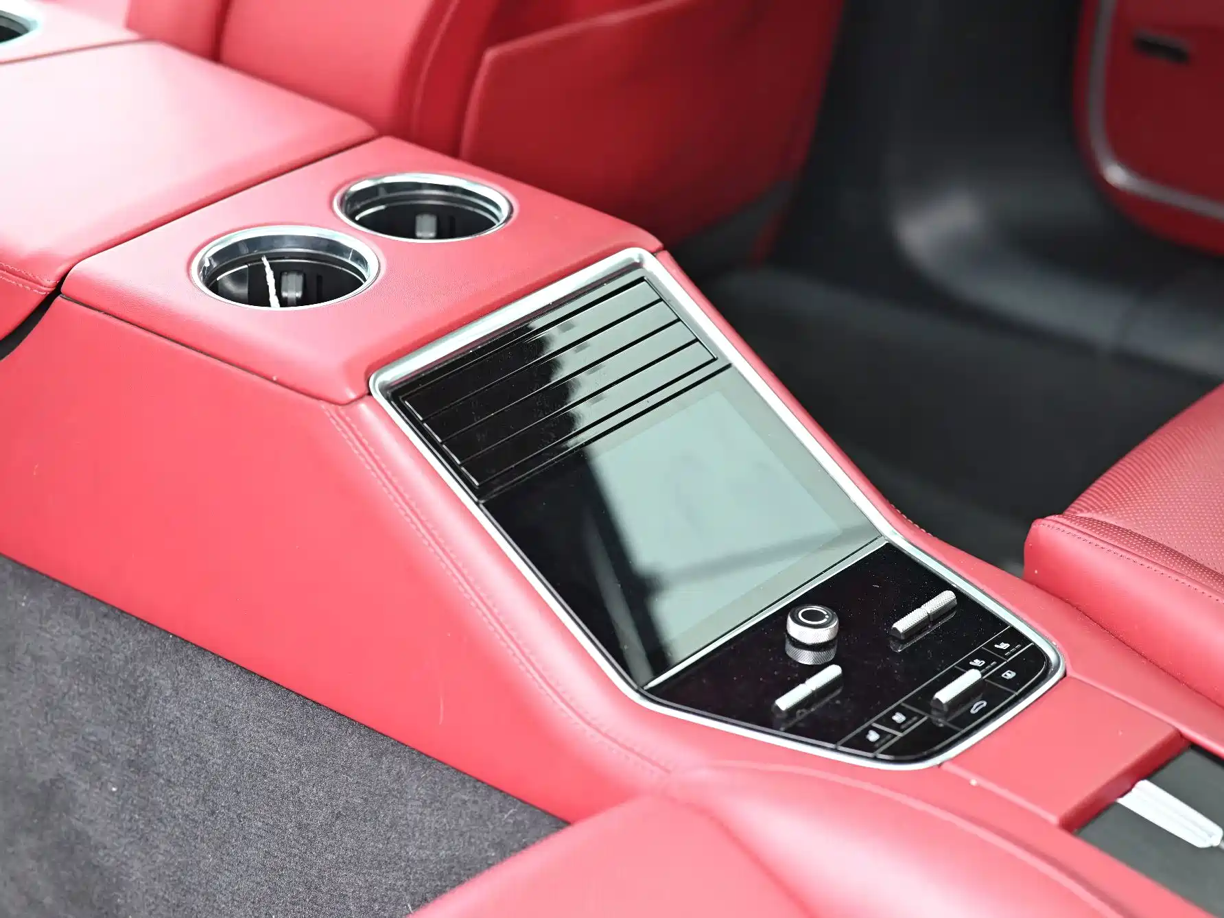 Photo 14 - Porsche Panamera