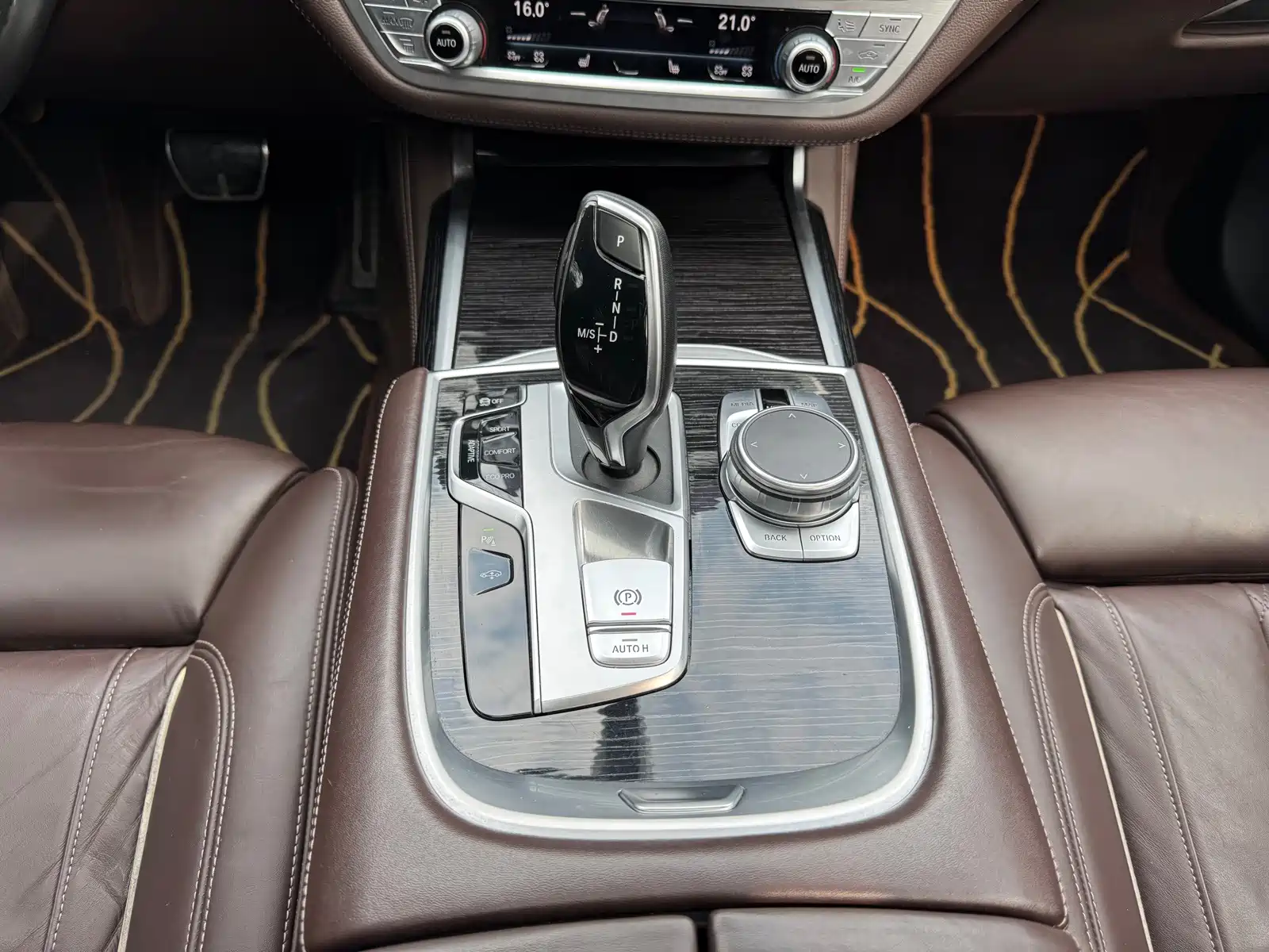 Photo 31 - BMW 7 Series