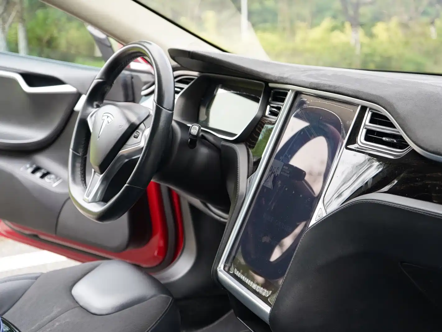 Photo 16 - Tesla Model S