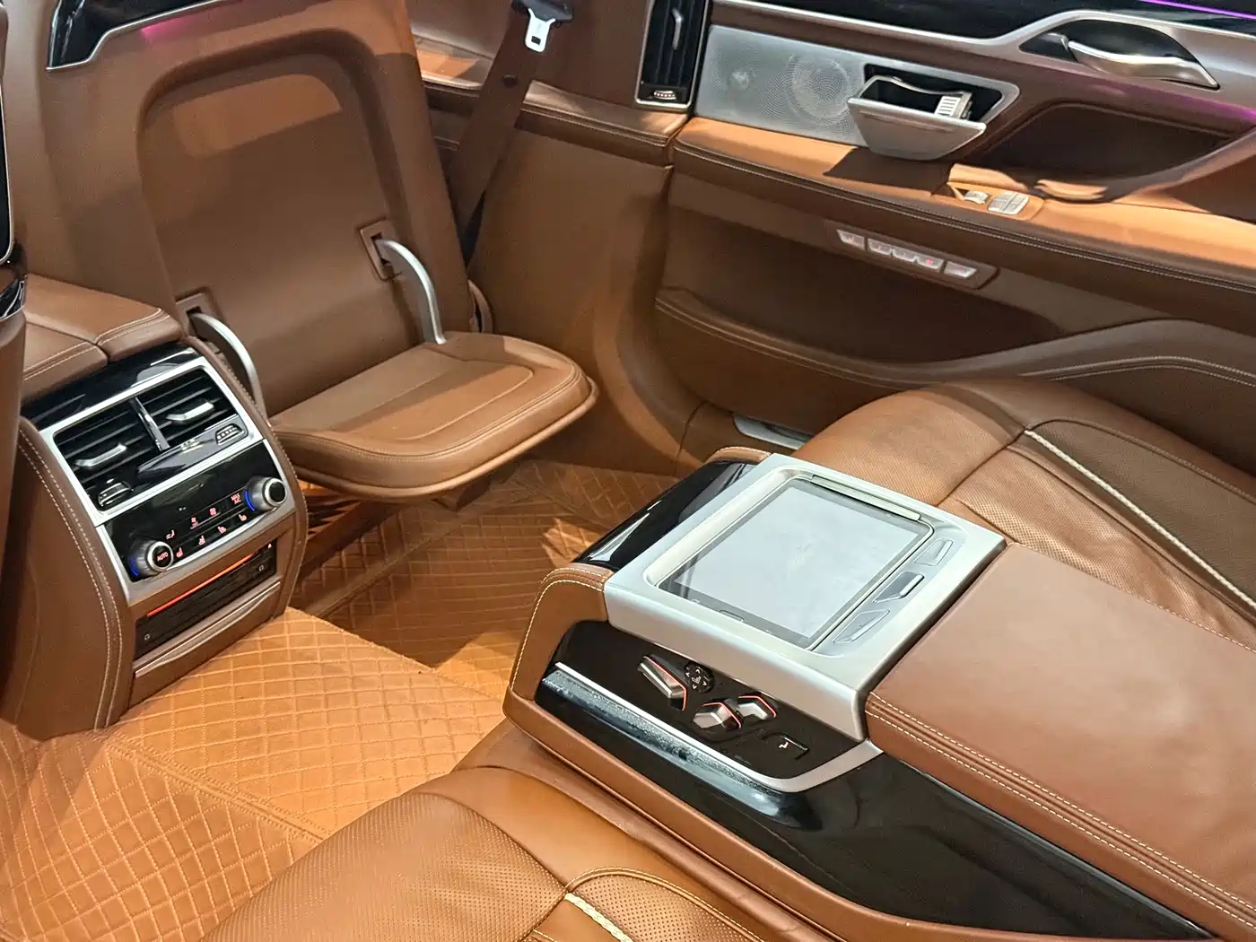 BMW 7 Series 2018 740Li xDrive Premium Type Excellence Package фото 10