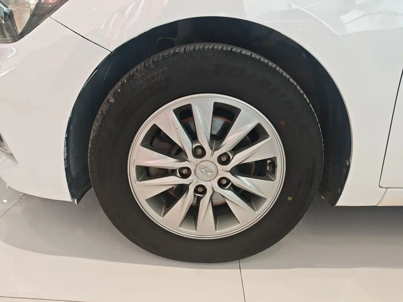 Hyundai Elantra 2018 1.6L Automatic Pleasing Edition GL China VI фото 4