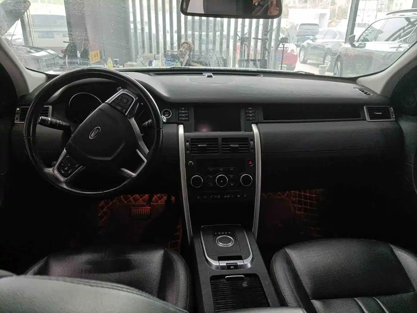 Land Rover Discovery Sport 2018 240PS SE Edition фото 7