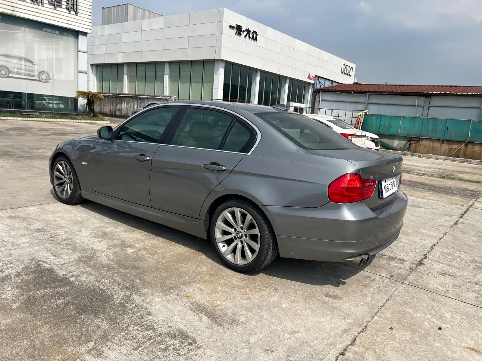 Photo 6 - BMW 3 Series
