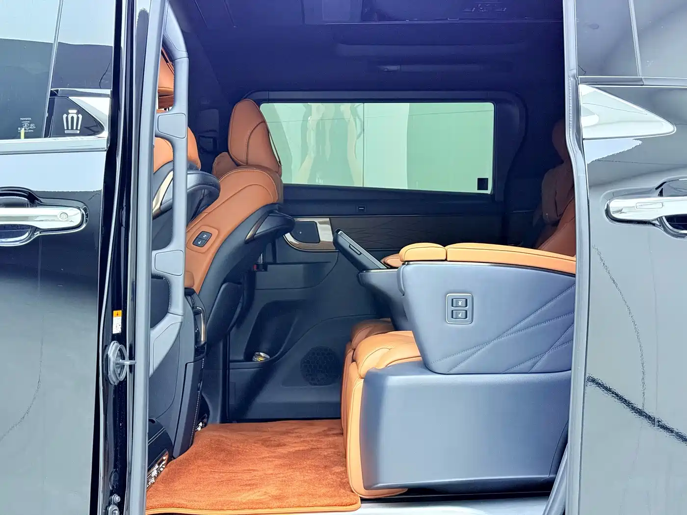 Toyota Vellfire 2025 2024 Crown Hybrid 2.5L Executive Premium Edition
