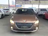 Photo 3 - Peugeot 301
