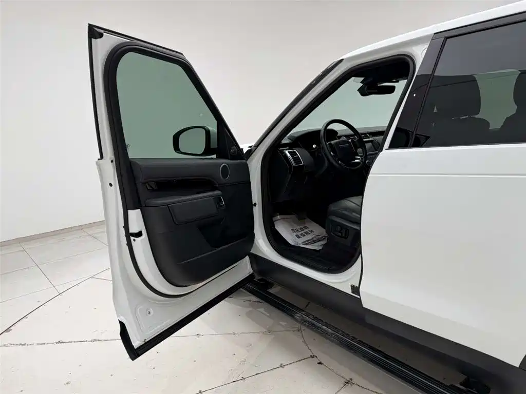 Land Rover Discovery 2020 3.0 SC V6 SE фото 13